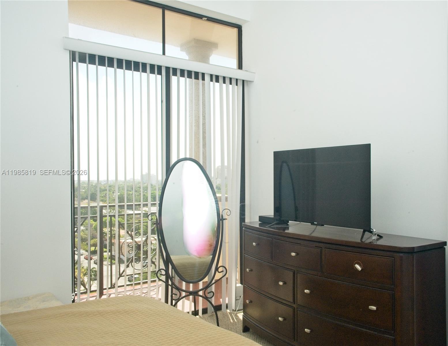 THE PONCE TOWER CONDO - Residential