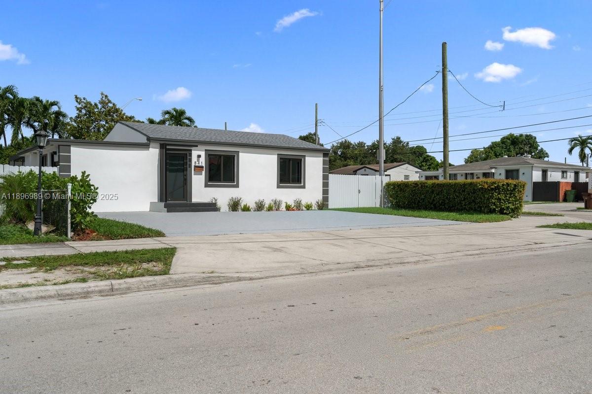 36TH ST LAWNS - Residential