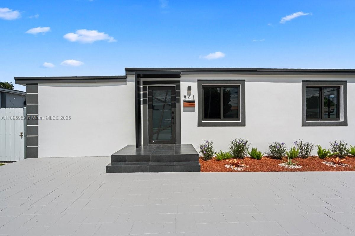 36TH ST LAWNS - Residential