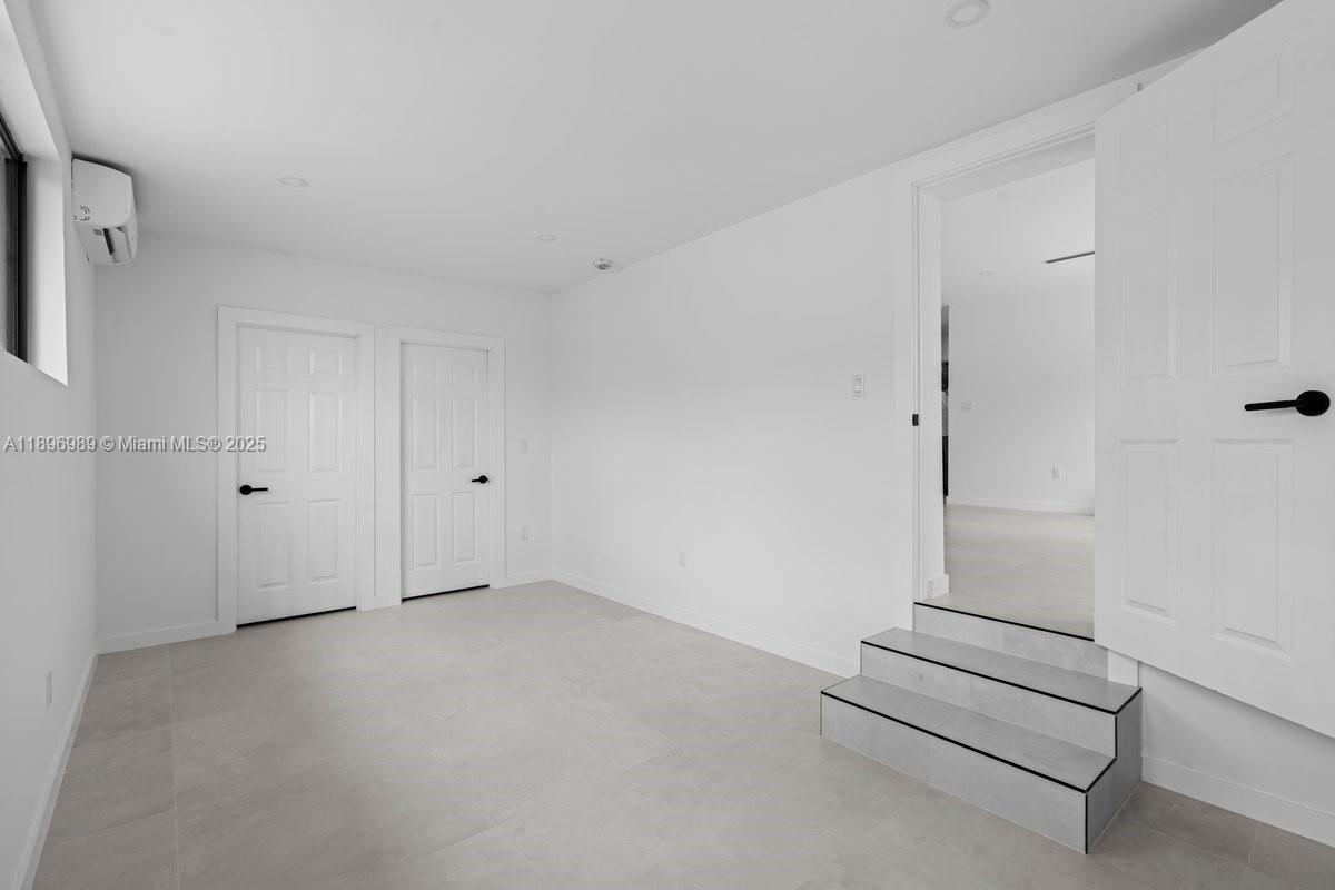 36TH ST LAWNS - Residential