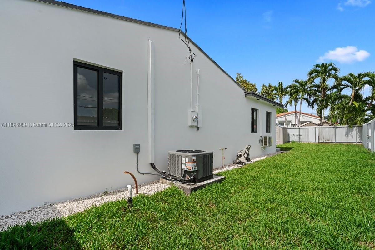 36TH ST LAWNS - Residential