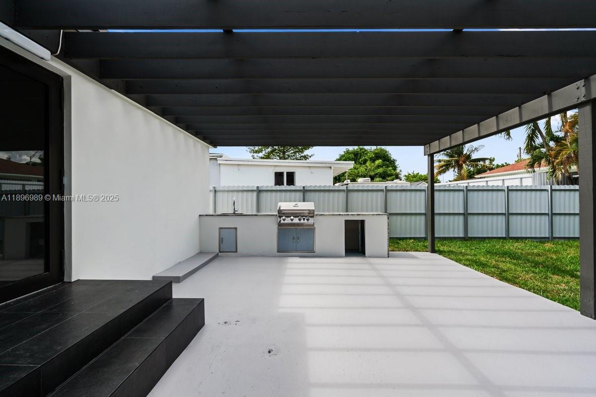 36TH ST LAWNS - Residential