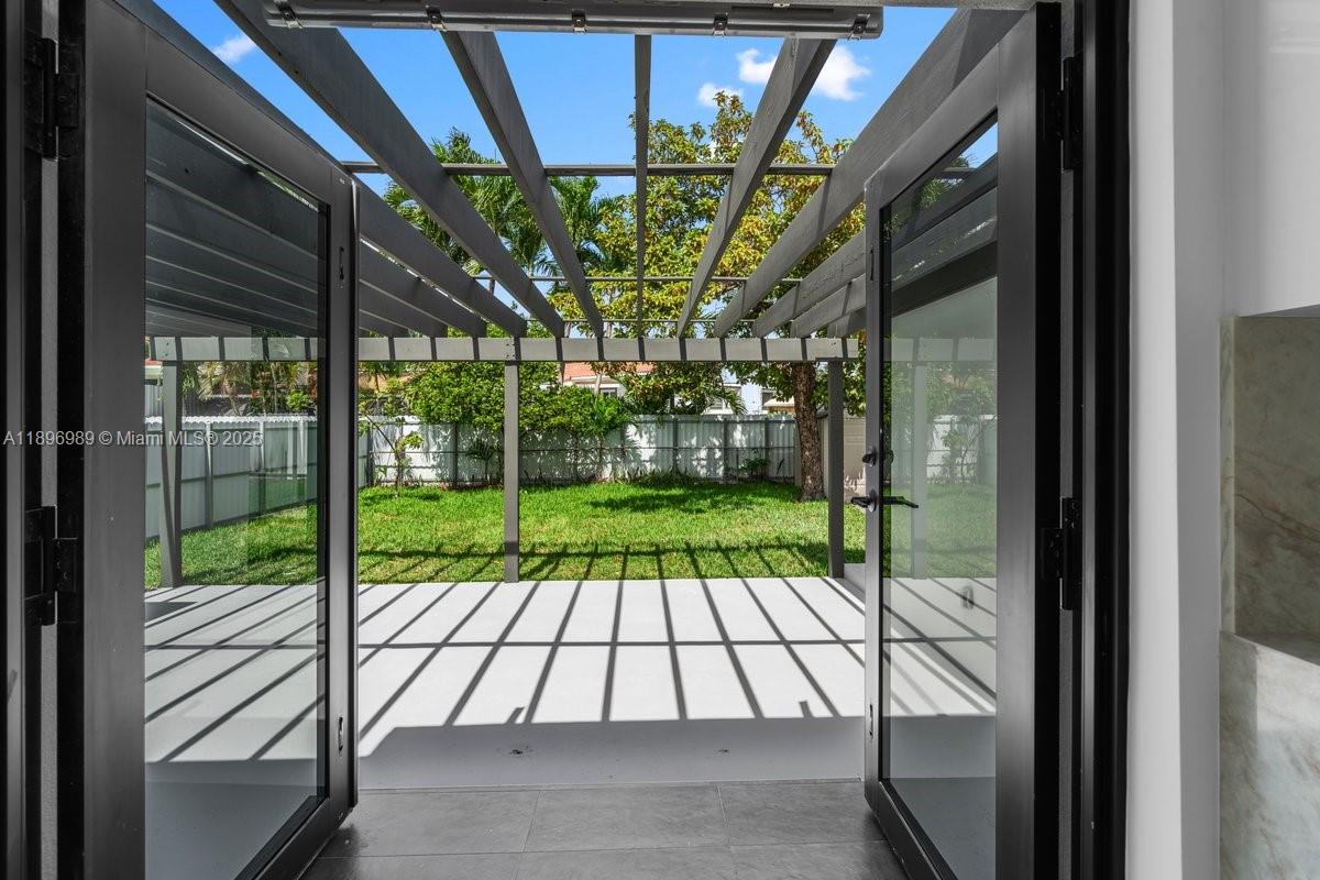 36TH ST LAWNS - Residential