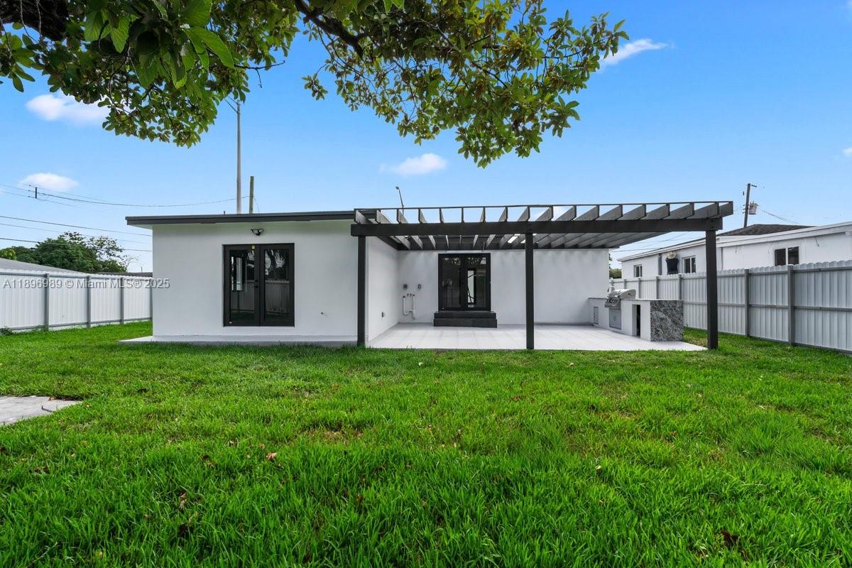 36TH ST LAWNS - Residential