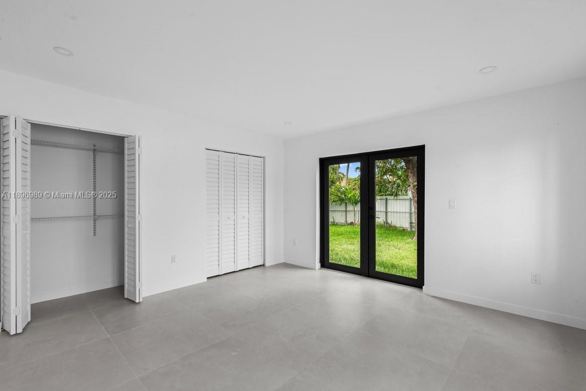 36TH ST LAWNS - Residential