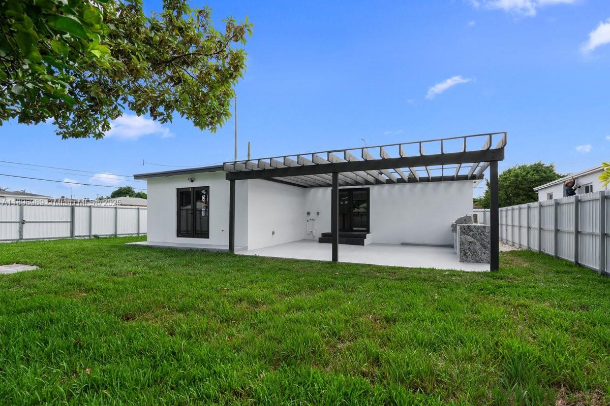 36TH ST LAWNS - Residential