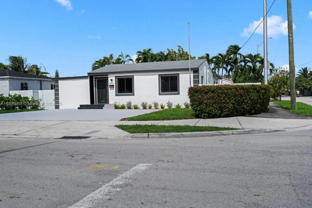 36TH ST LAWNS - Residential