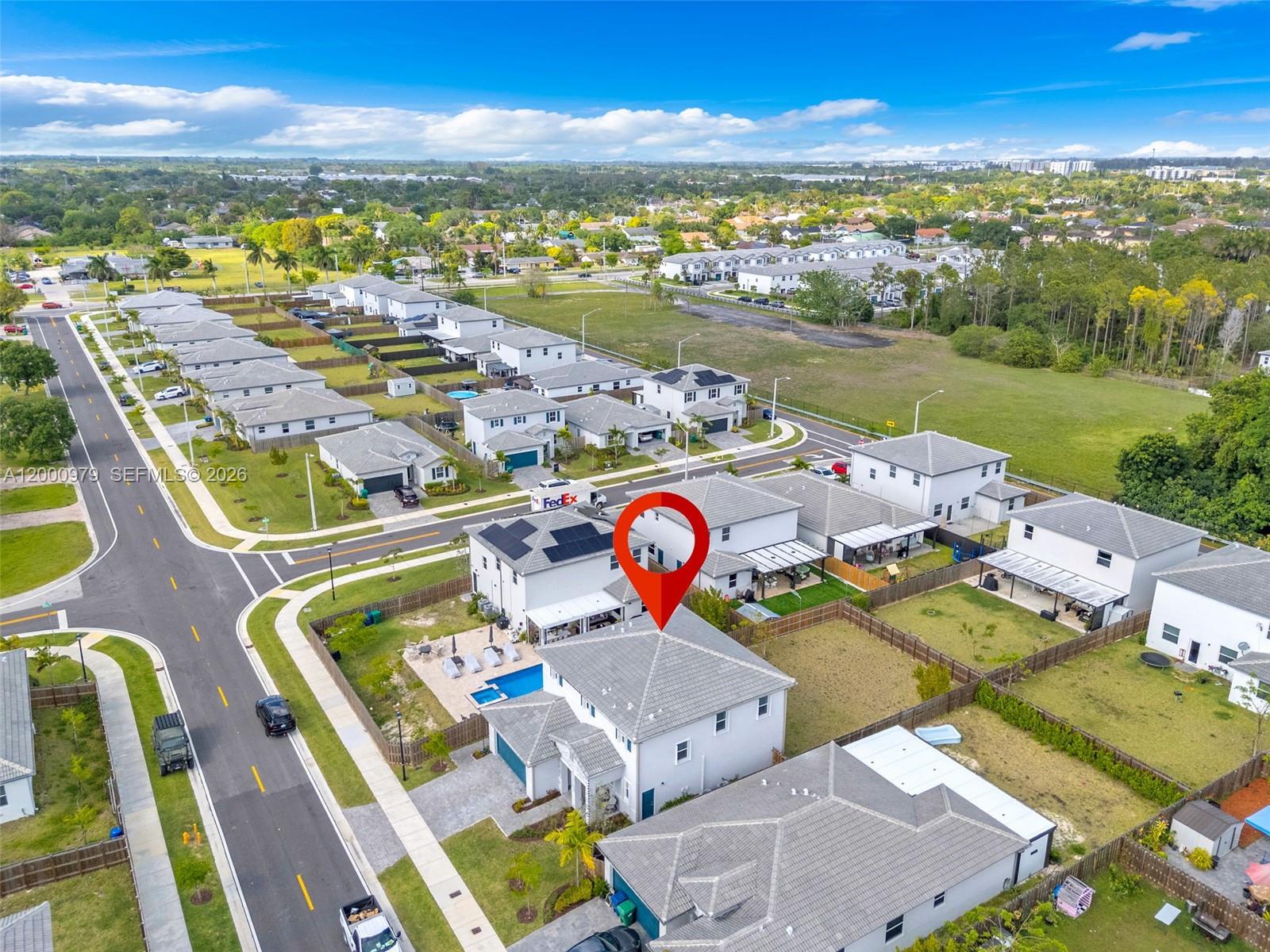 PARADISE PINES - Residential