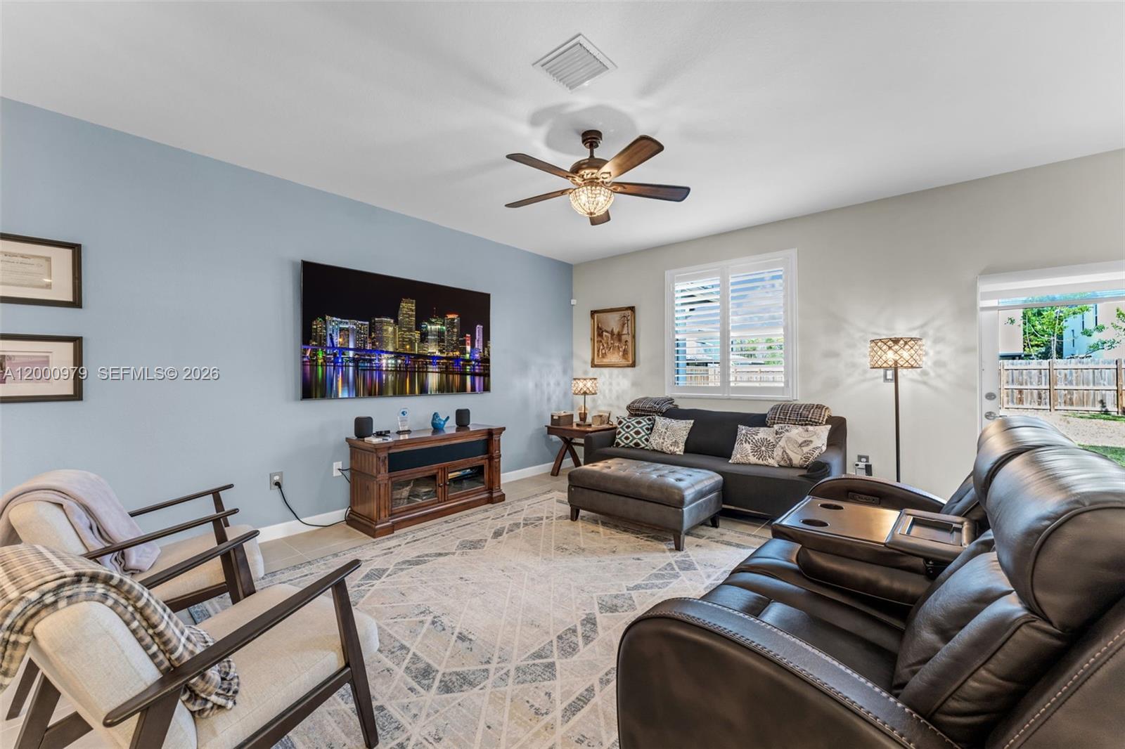 PARADISE PINES - Residential