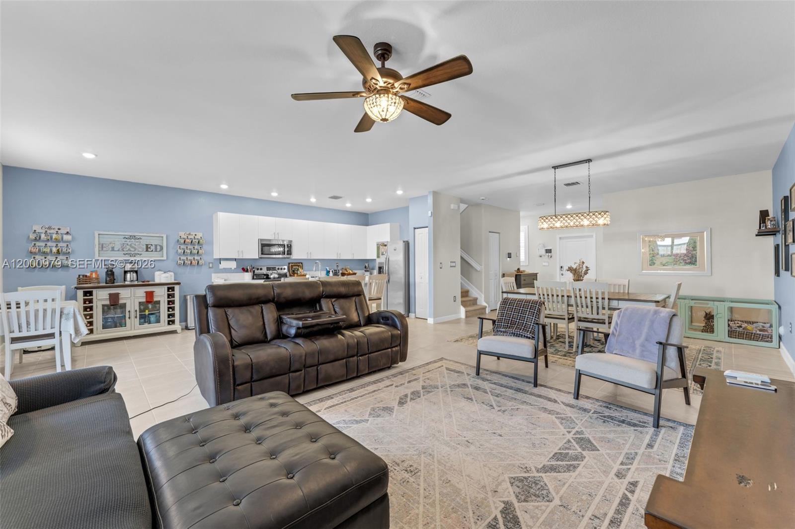 PARADISE PINES - Residential