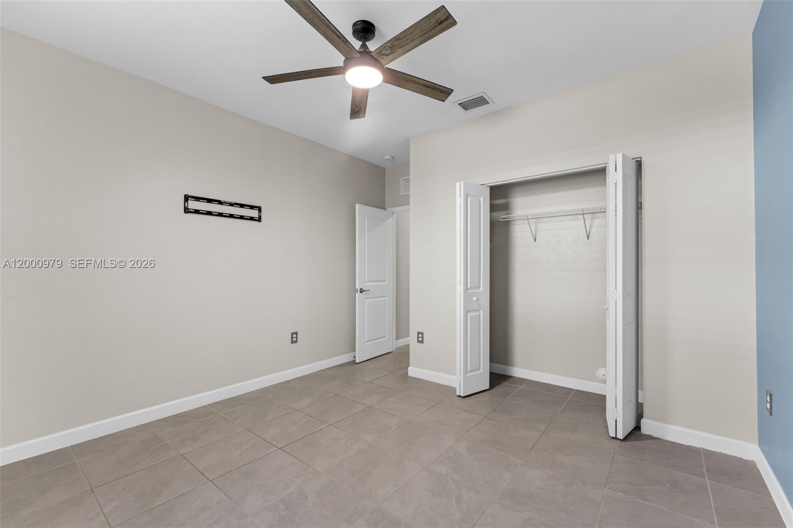 PARADISE PINES - Residential