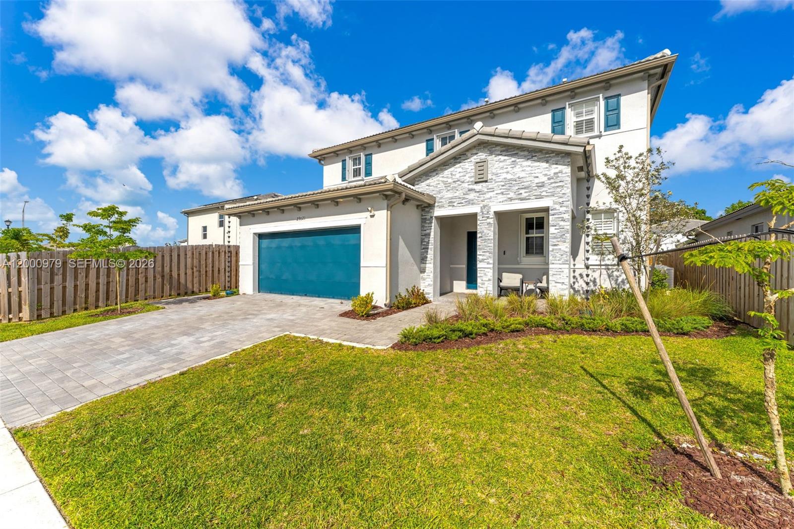 PARADISE PINES - Residential