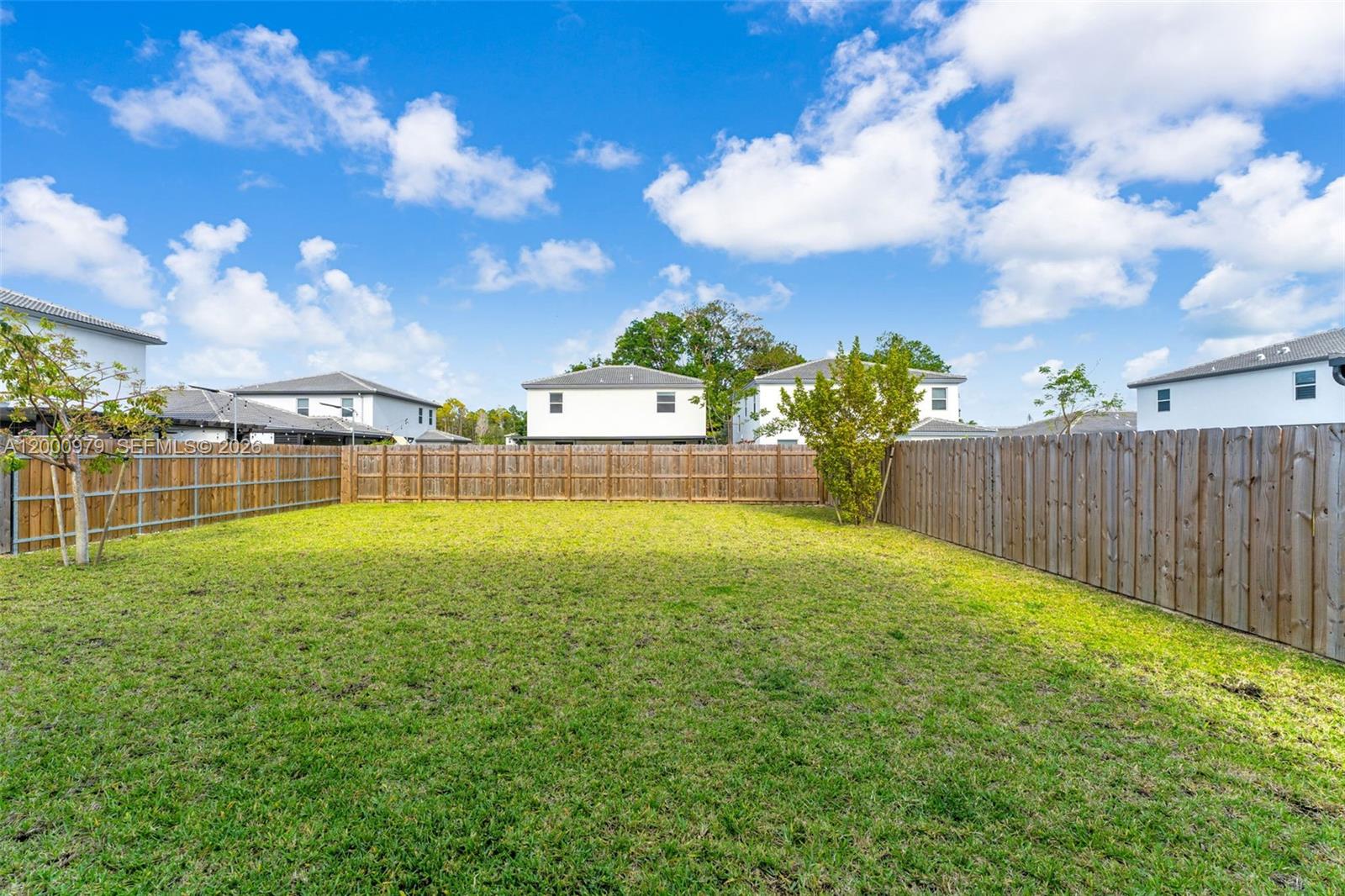 PARADISE PINES - Residential