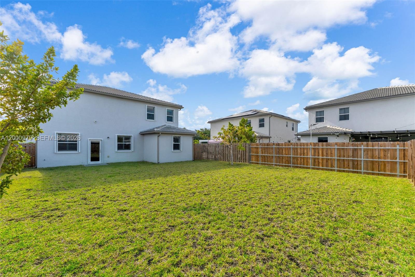 PARADISE PINES - Residential