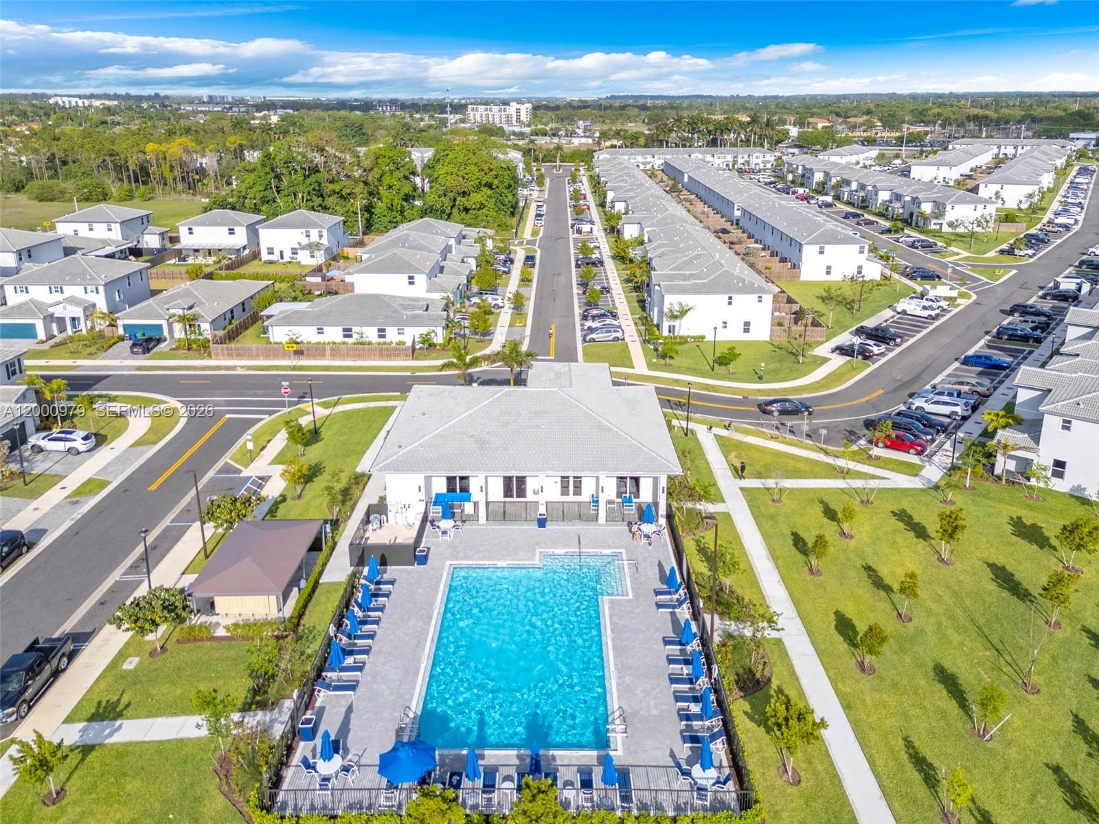 PARADISE PINES - Residential