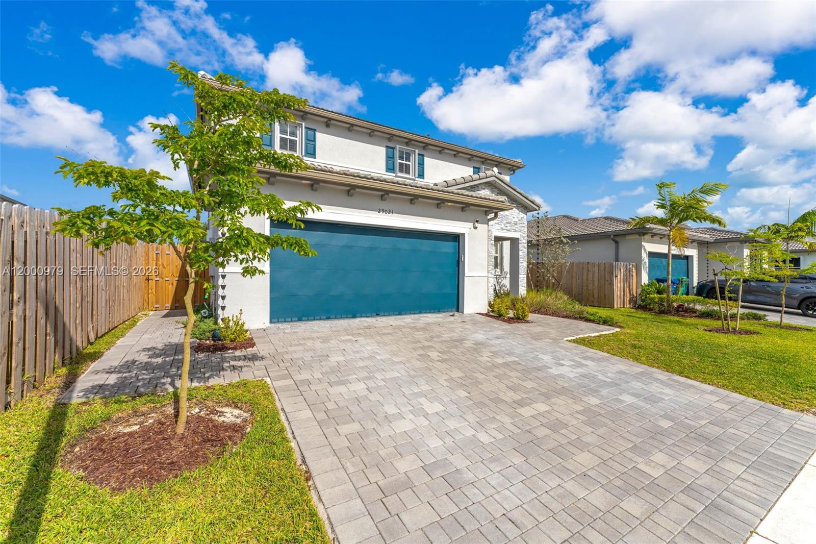 PARADISE PINES - Residential