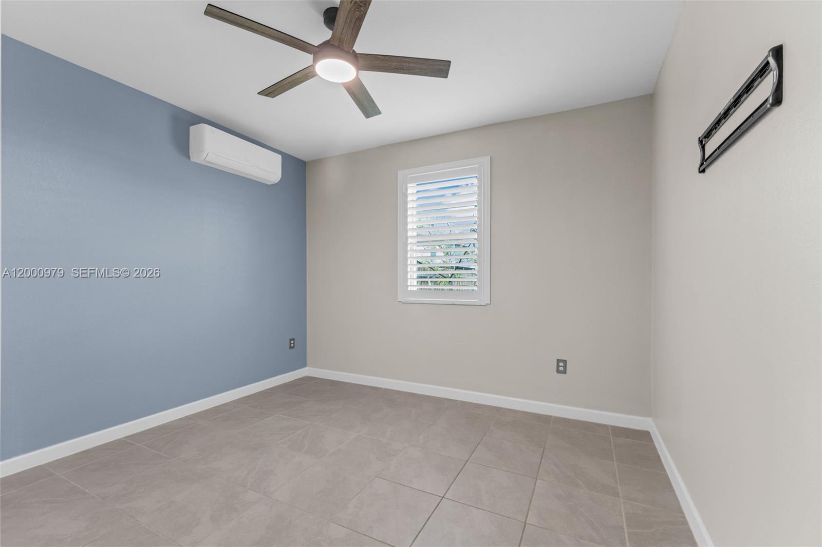 PARADISE PINES - Residential