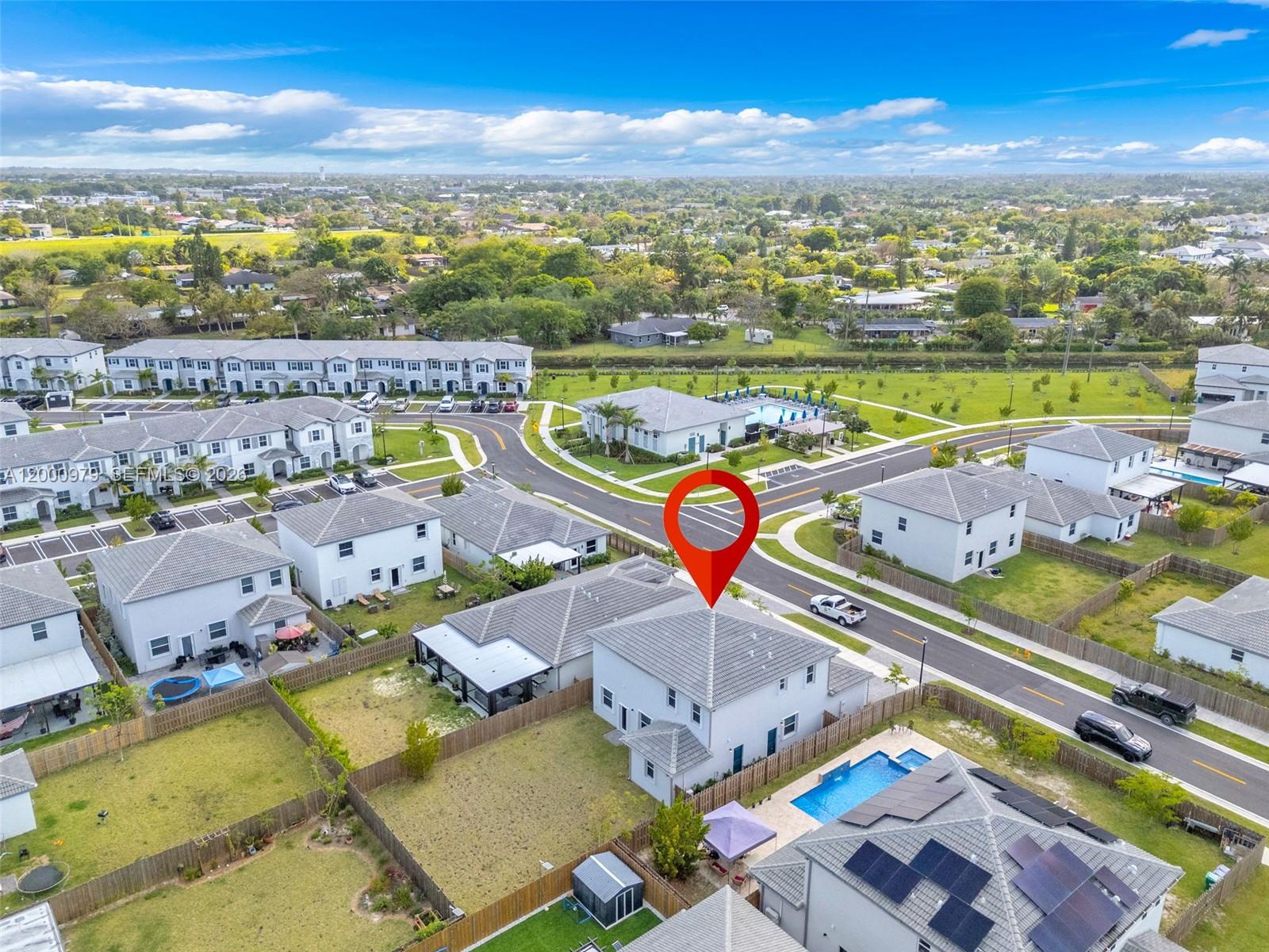 PARADISE PINES - Residential