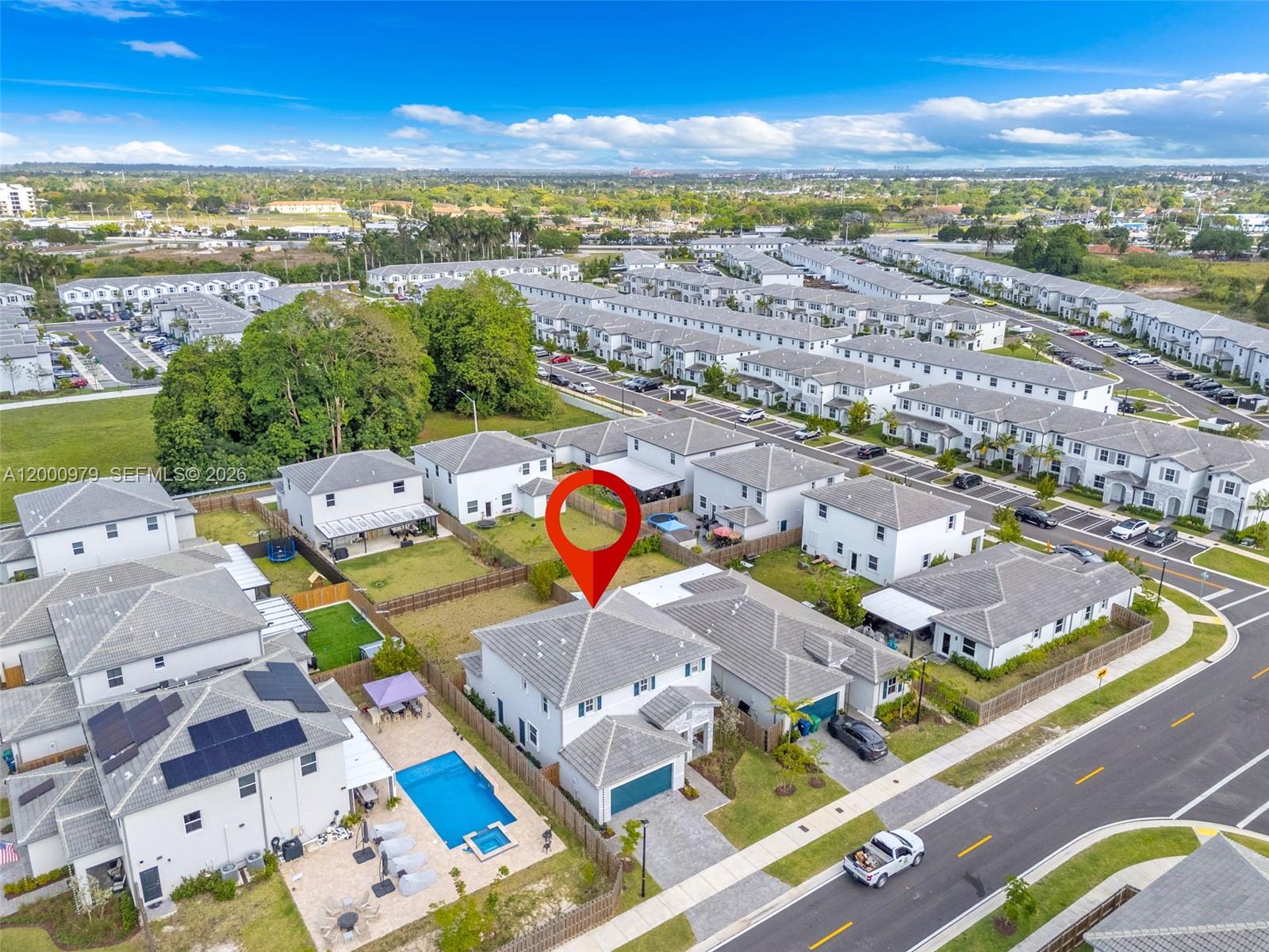 PARADISE PINES - Residential