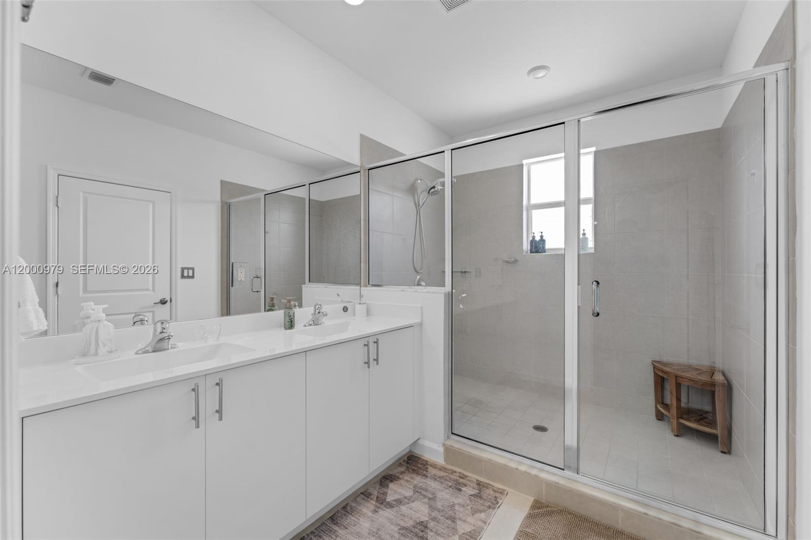 PARADISE PINES - Residential