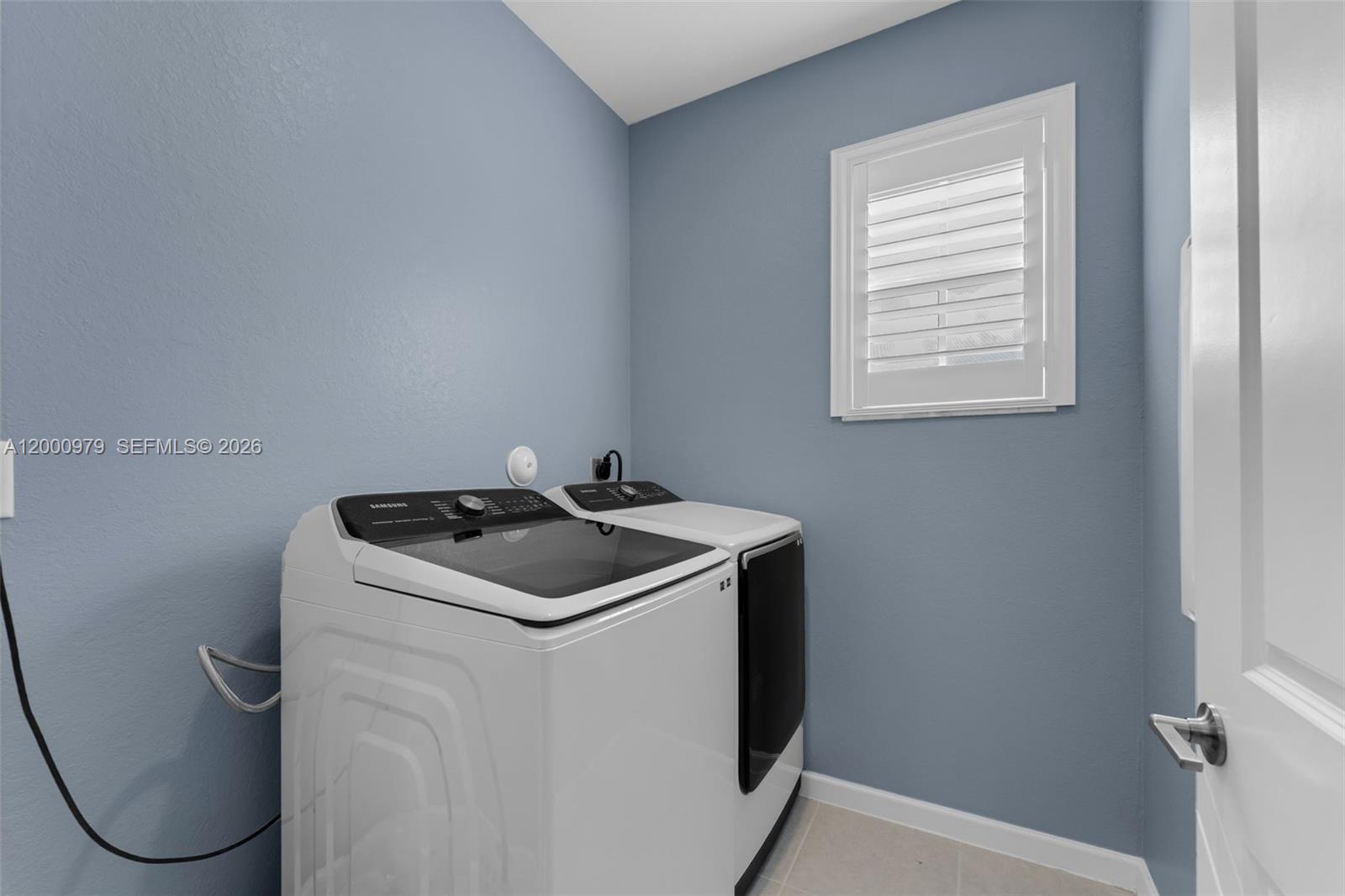 PARADISE PINES - Residential