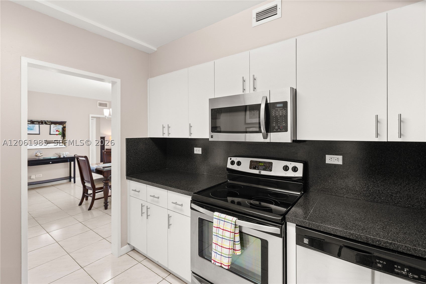 5601 Collins Ave 1216