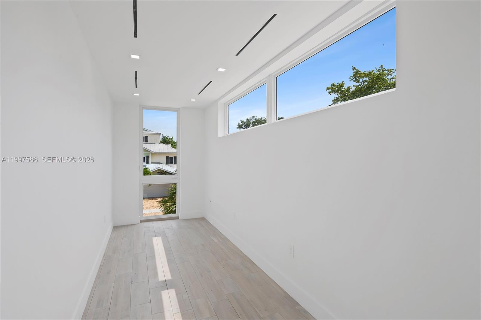 VICTORIA PARK CORR AMEN P - Residential Lease