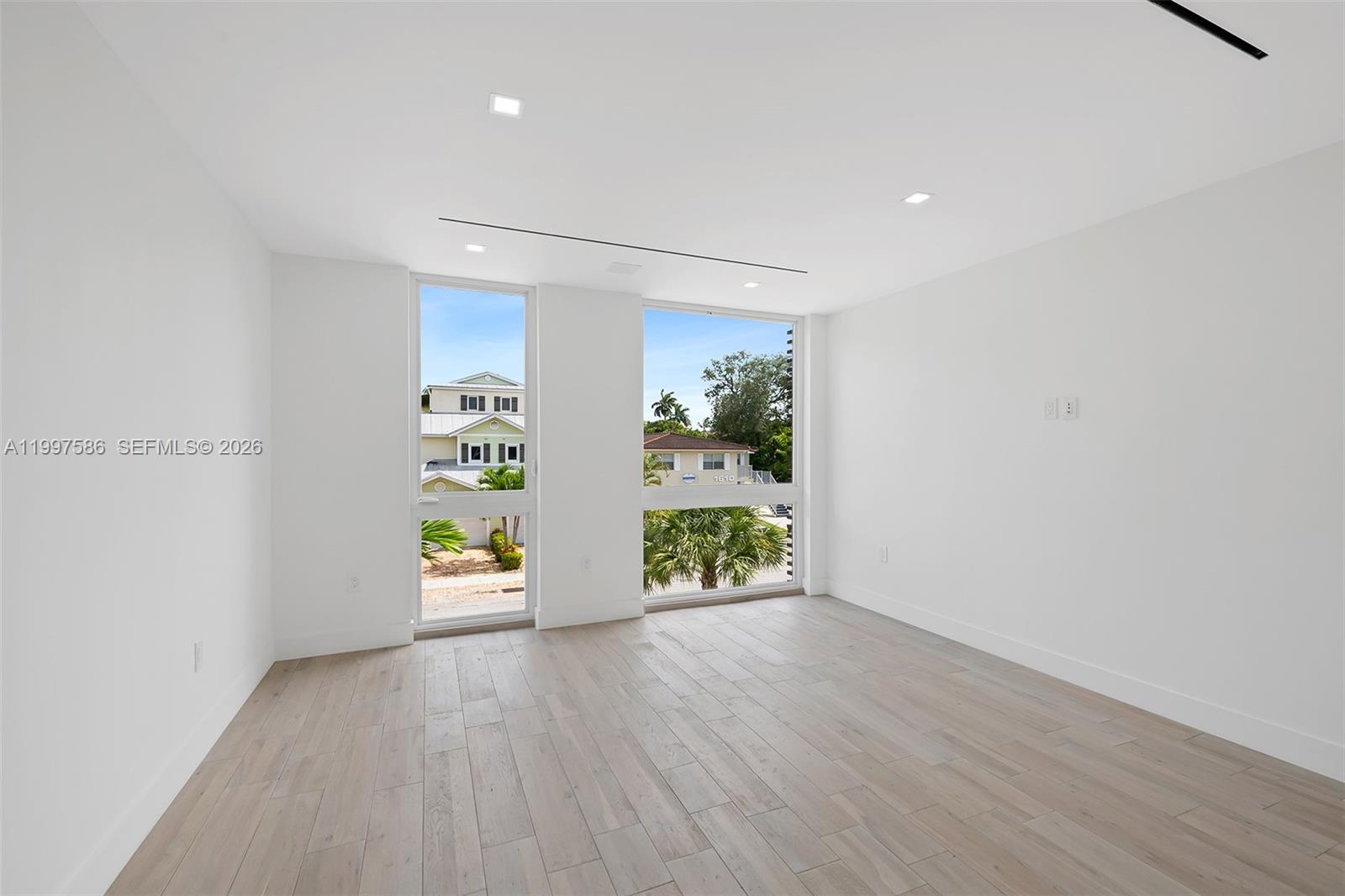 VICTORIA PARK CORR AMEN P - Residential Lease