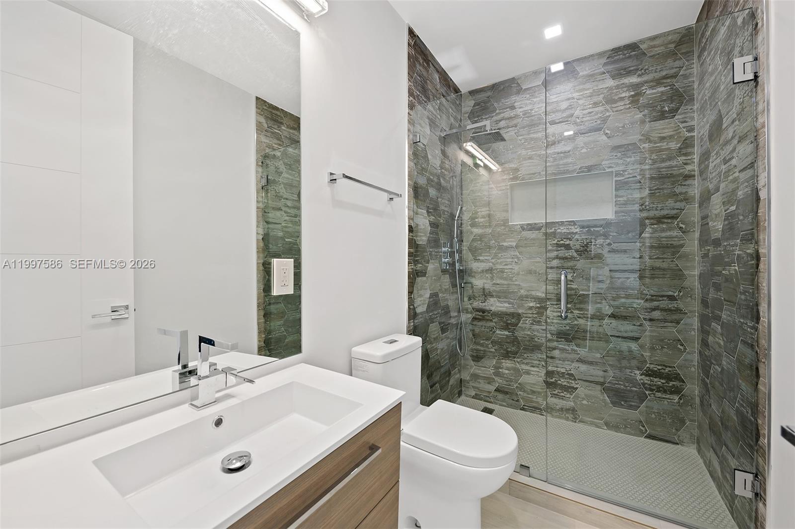 VICTORIA PARK CORR AMEN P - Residential Lease