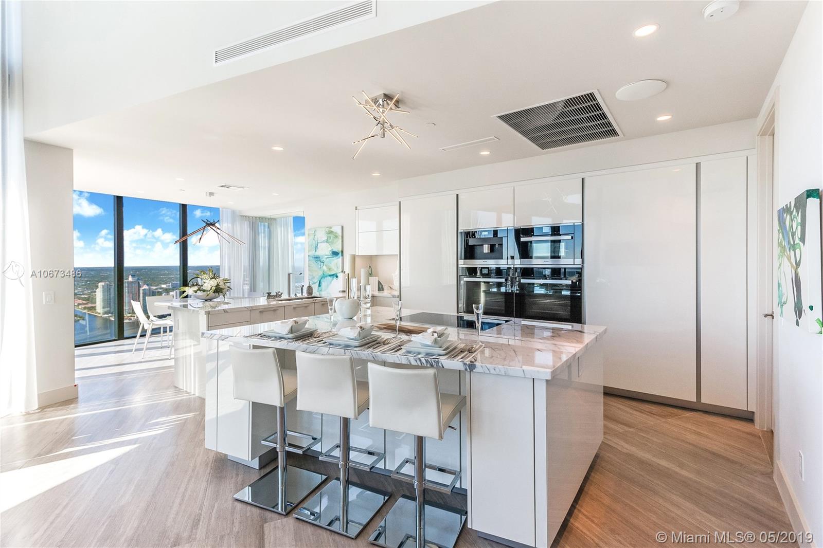 18555 COLLINS AVENUE COND - Residential