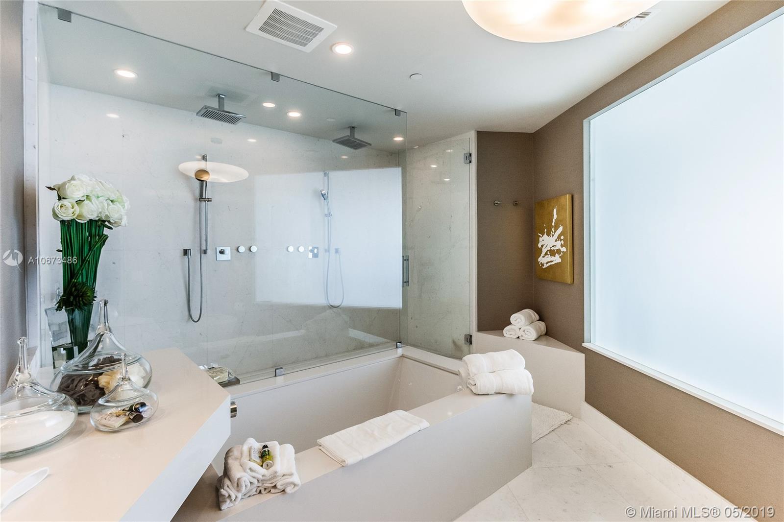 18555 COLLINS AVENUE COND - Residential