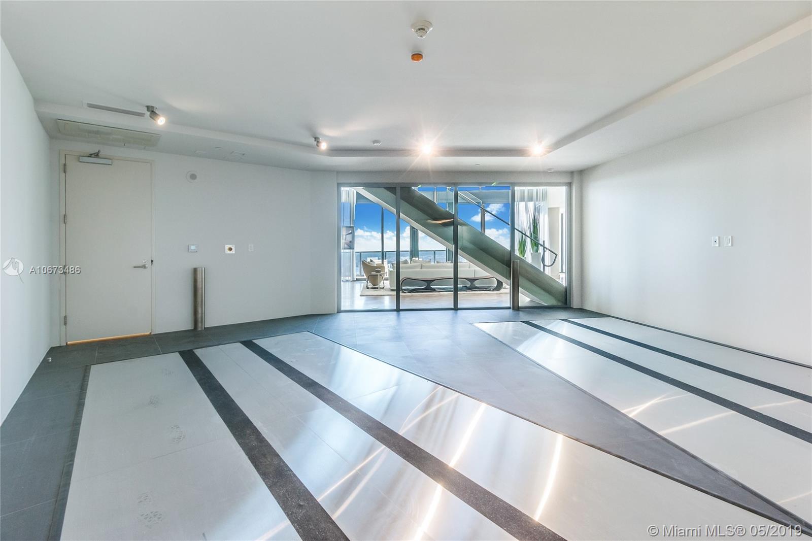 18555 COLLINS AVENUE COND - Residential