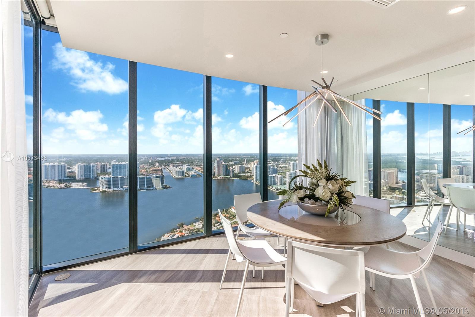 18555 COLLINS AVENUE COND - Residential