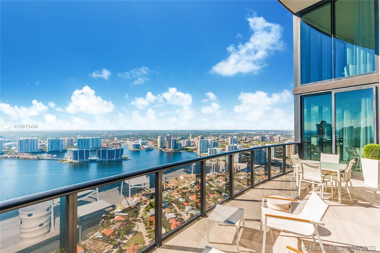 18555 COLLINS AVENUE COND - Residential