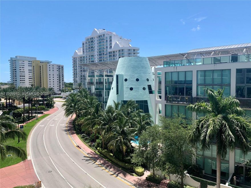 Very spacious and bright unit with two bedrooms and two bathrooms in suite. Enjoy the open views from your balcony, from Downtown to Aventura. The building is on the ocean side, with direct access to the beach. Some of the amenities are: 24hrs security, valet parking, barbeque area, pool, gym and sauna. The unit comes with one valet parking space. Don't miss the opportunity to live on the beach!
9 or 12-months lease.