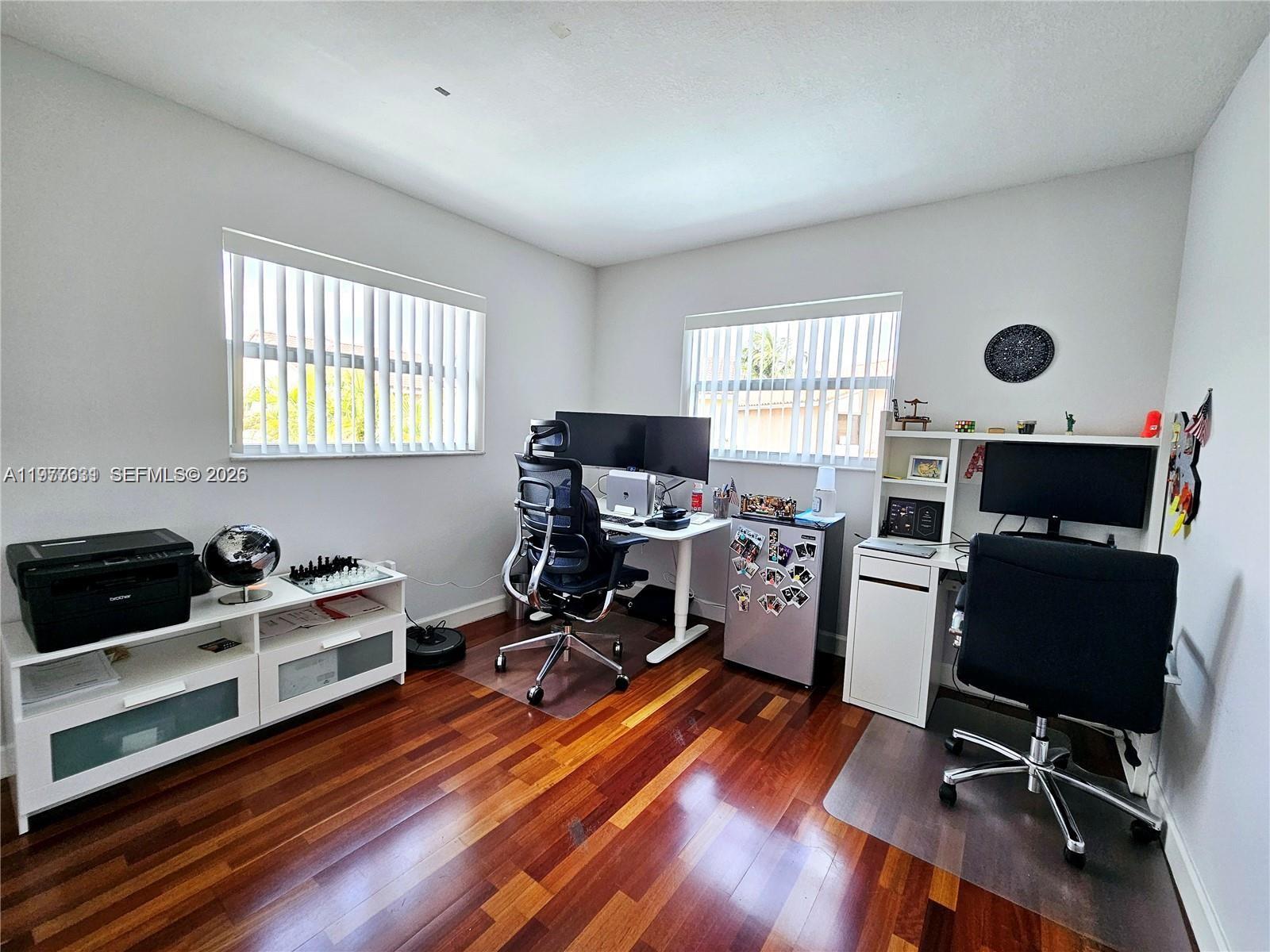TAMIAMI LAKES SEC 5 - Residential Lease
