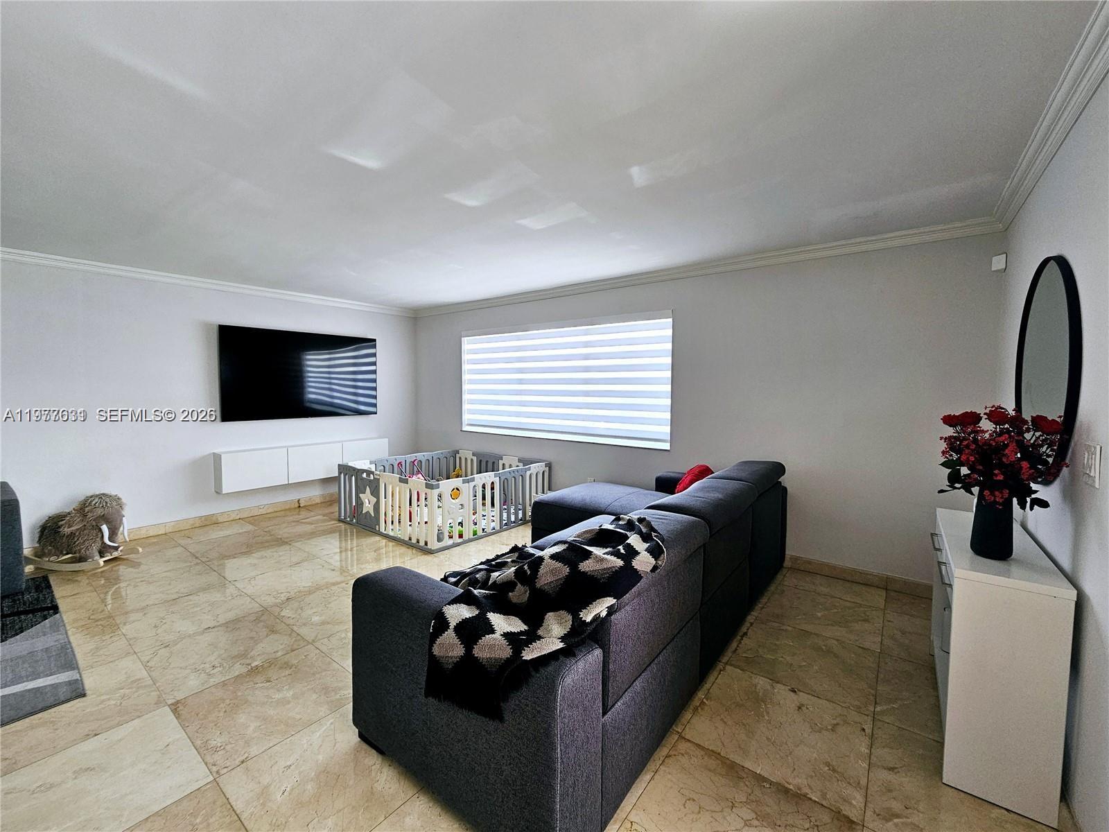 TAMIAMI LAKES SEC 5 - Residential Lease