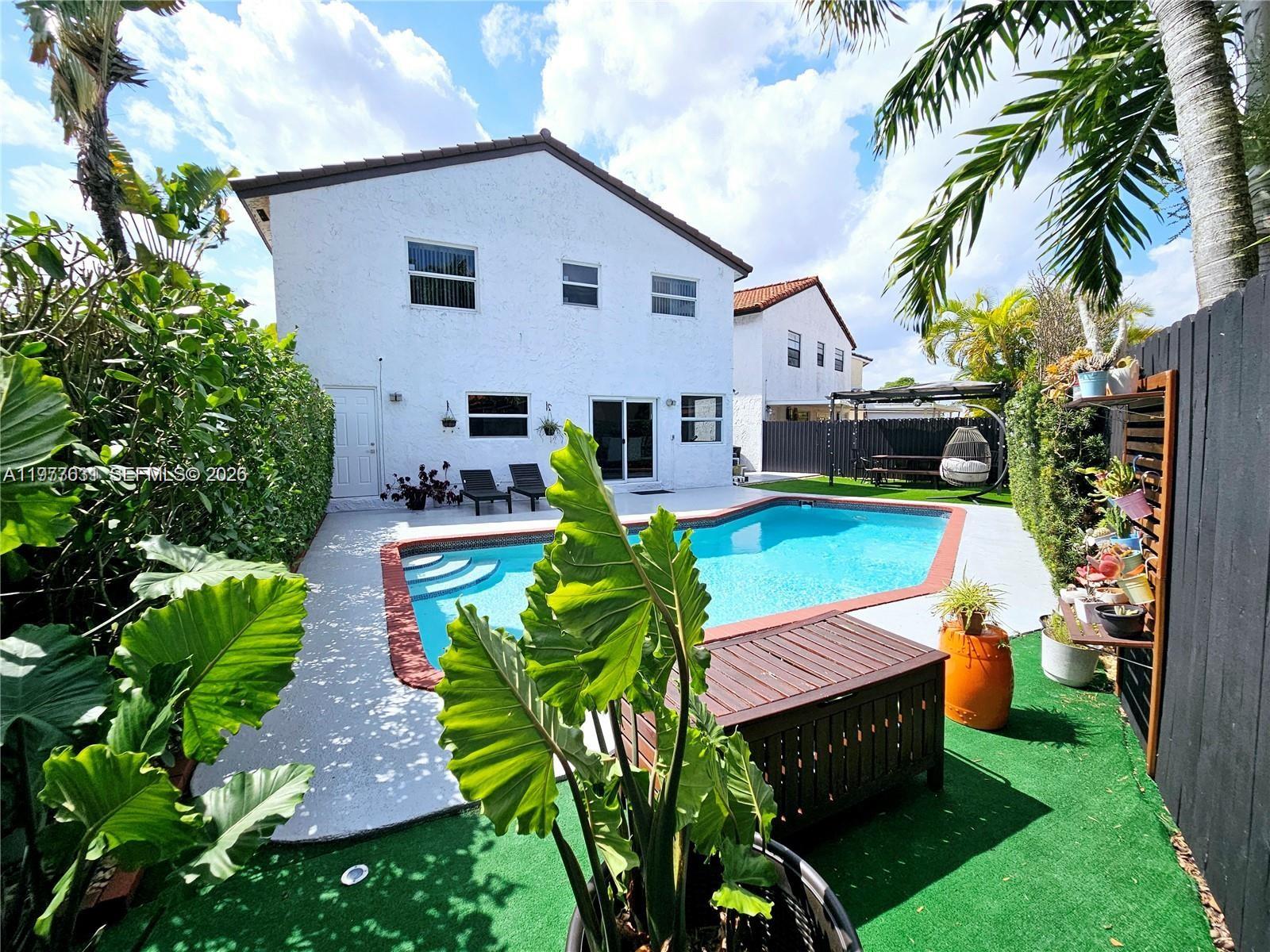 TAMIAMI LAKES SEC 5 - Residential Lease