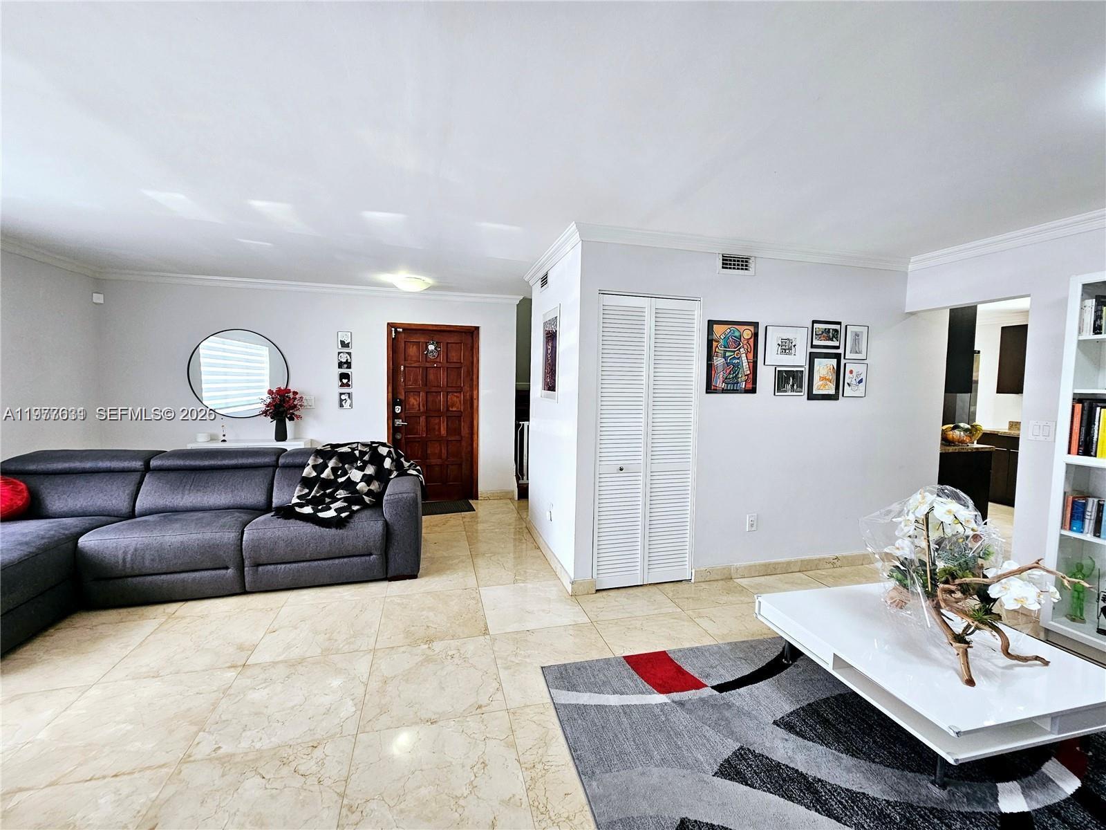 TAMIAMI LAKES SEC 5 - Residential Lease
