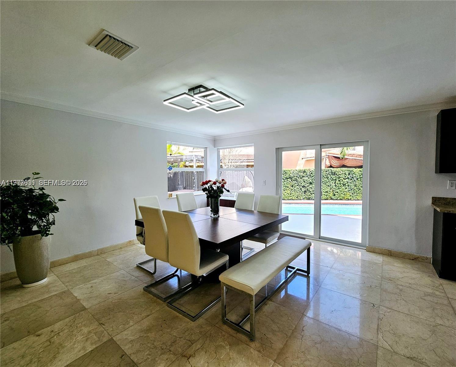 TAMIAMI LAKES SEC 5 - Residential Lease
