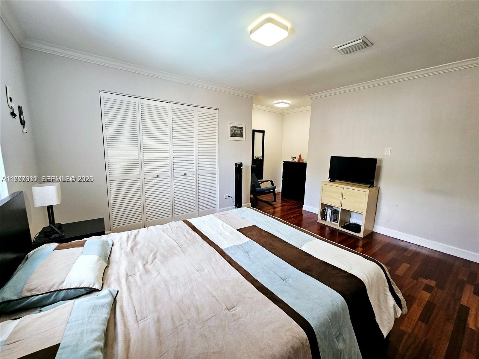 TAMIAMI LAKES SEC 5 - Residential Lease