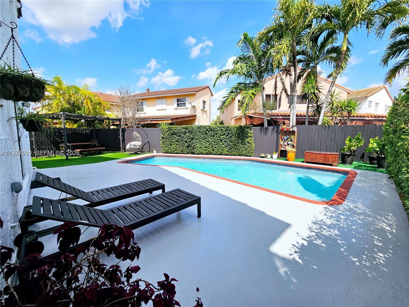 TAMIAMI LAKES SEC 5 - Residential Lease