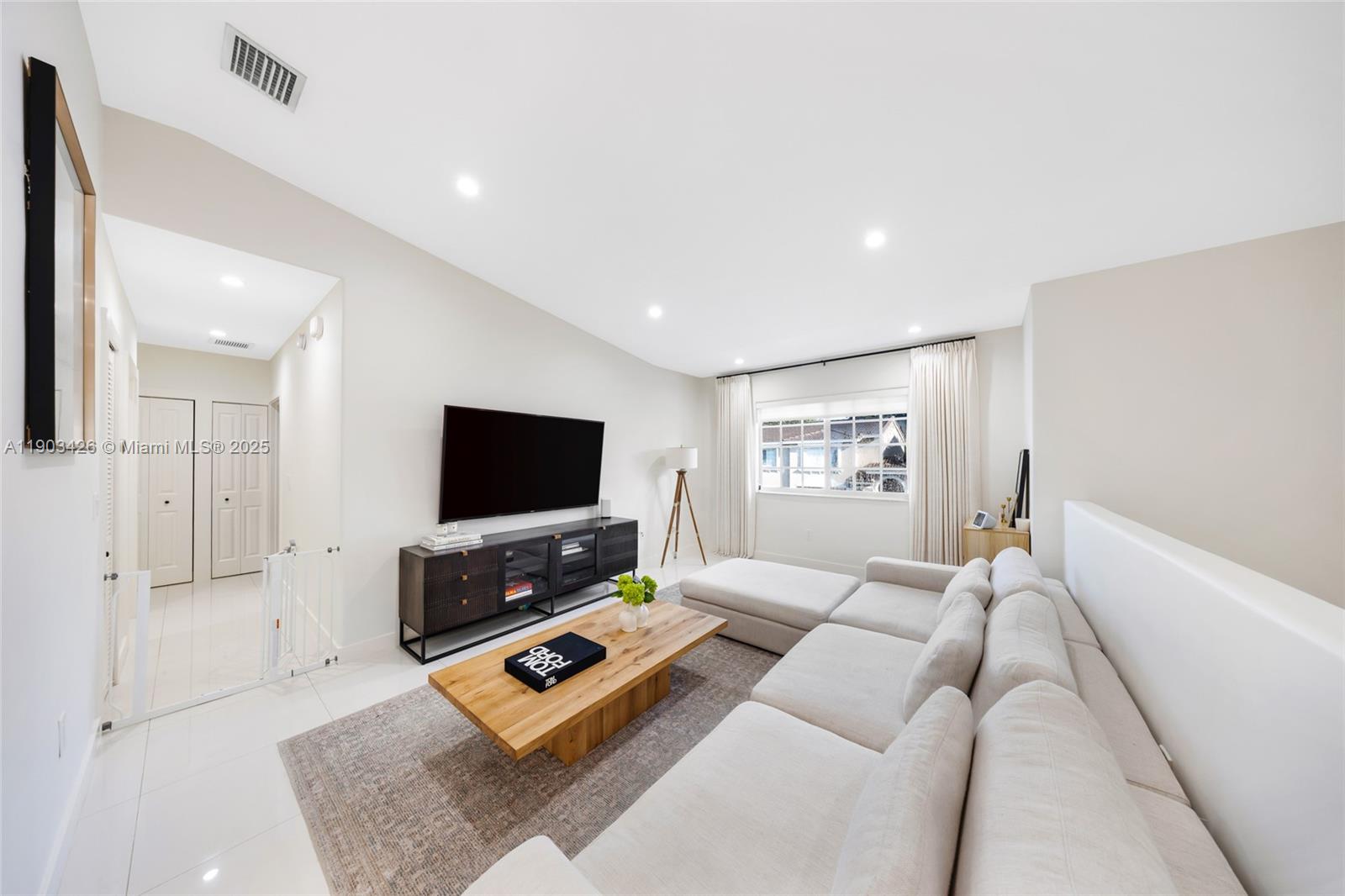 GARDEN VIEW VILLAS HOMES - Residential