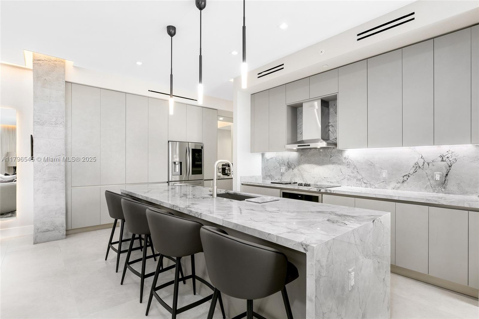 LINCOLN SUB - Residential Lease