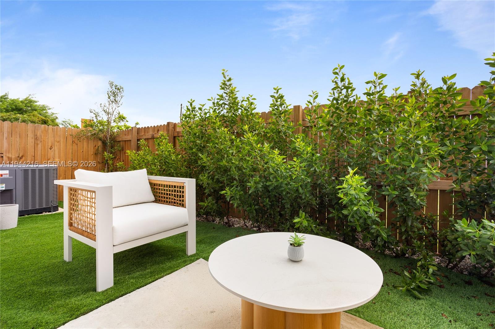 ALPHAVILLE TOWNHOMES - Residential