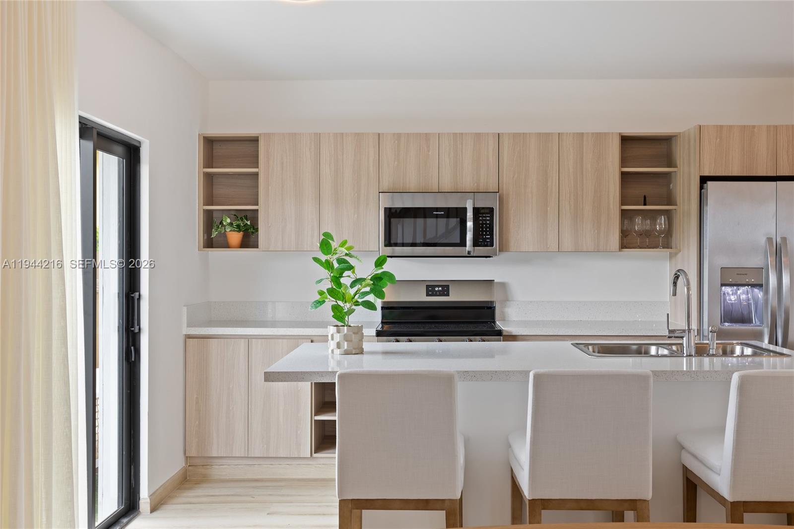 ALPHAVILLE TOWNHOMES - Residential