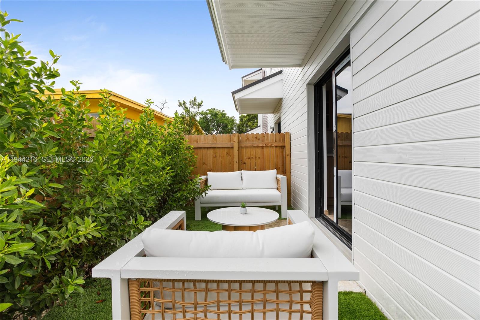 ALPHAVILLE TOWNHOMES - Residential