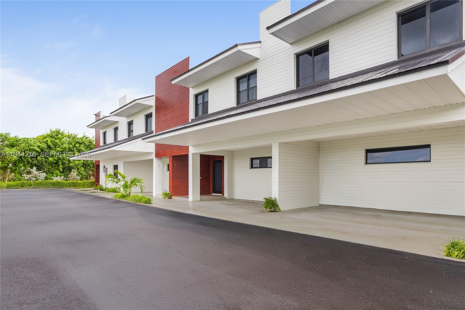 ALPHAVILLE TOWNHOMES - Residential