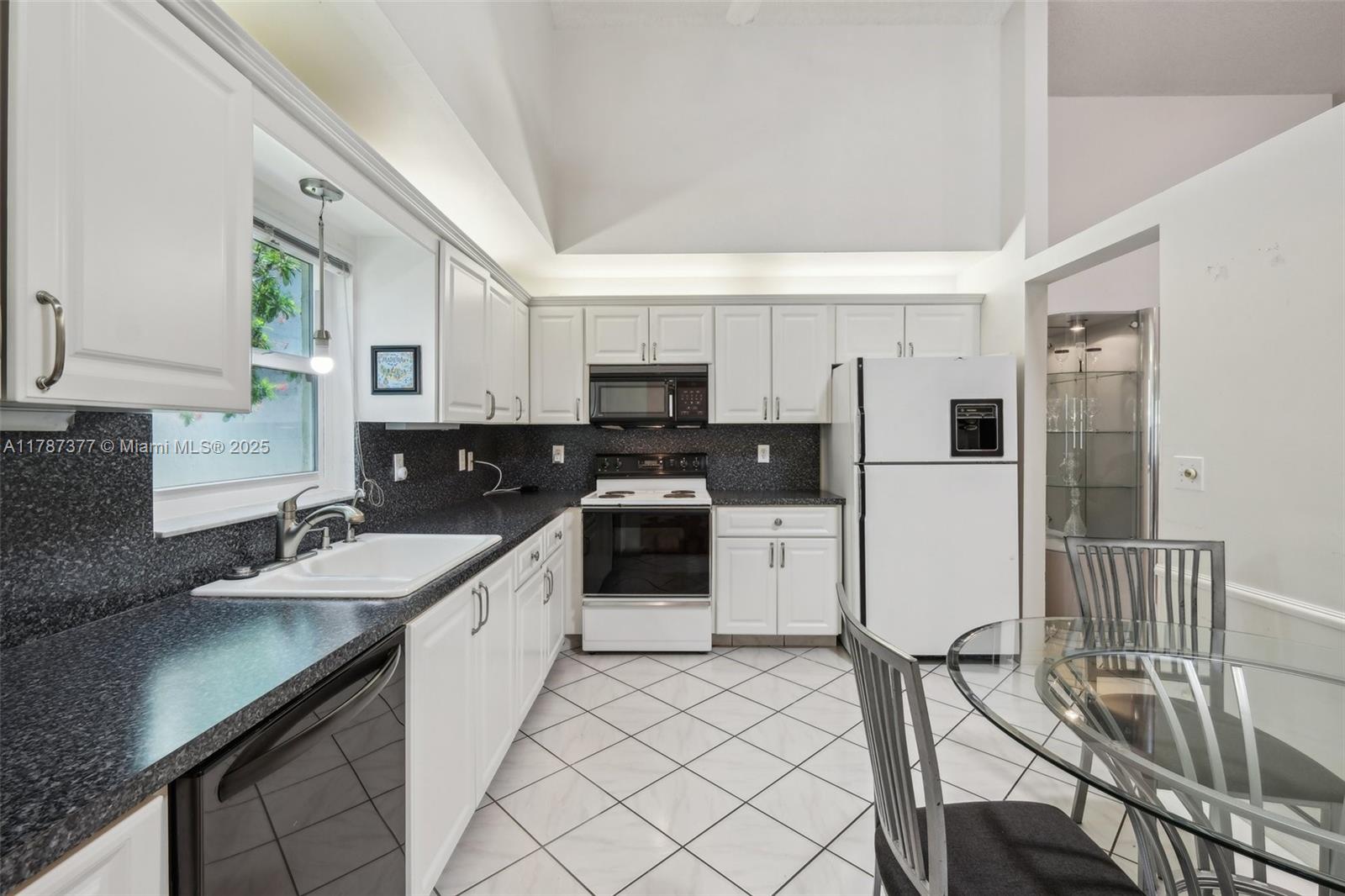 CYPRESS LAKES 10 - Residential