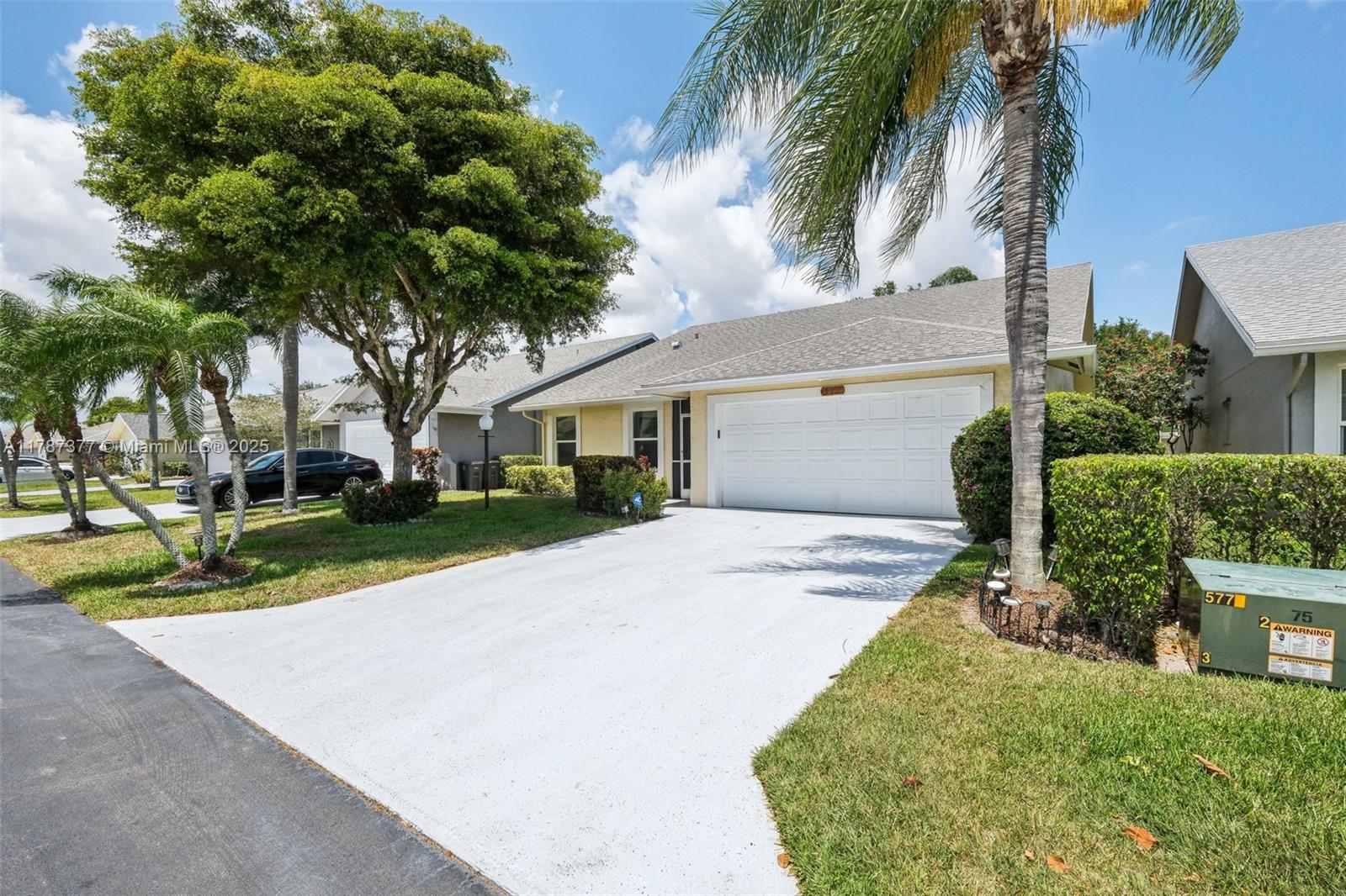 CYPRESS LAKES 10 - Residential